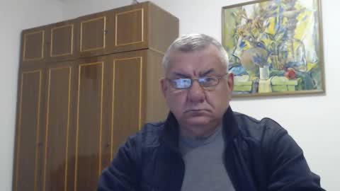 Snapshot of machomale3 chatting on October 14, 9:44 pm Macho online show from October 14, 9:44 pm