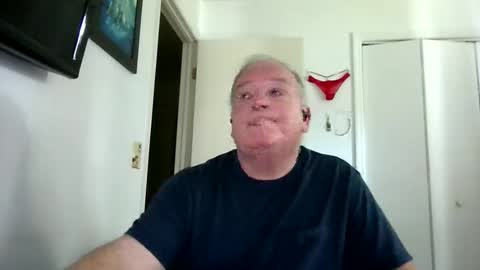 mackdocc001 online show from October 19, 2:31 pm