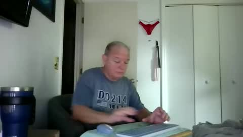 mackdocc001 online show from April 3, 12:57 pm