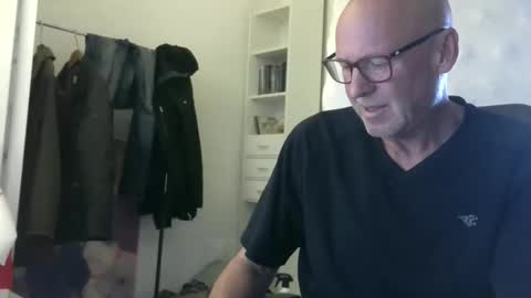 madio1187940 online show from October 19, 2:09 pm