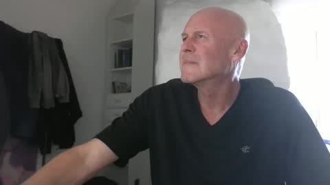 madio1187940 online show from September 19, 1:55 pm