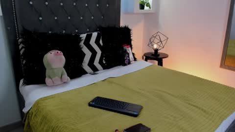 Snapshot of maiky_cooper chatting on October 19, 6:55 pm Maiky Cooper online show from October 19, 6:55 pm