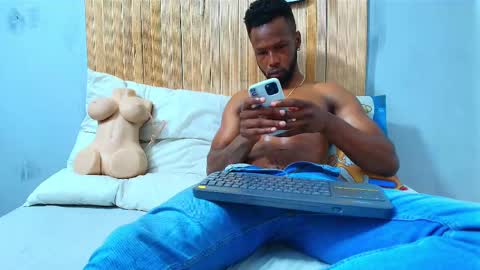 Malcom online show from September 24, 4:01 am