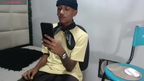 Snapshot of man_san11 chatting on January 4, 3:17 pm man_san11 online show from January 4, 3:17 pm