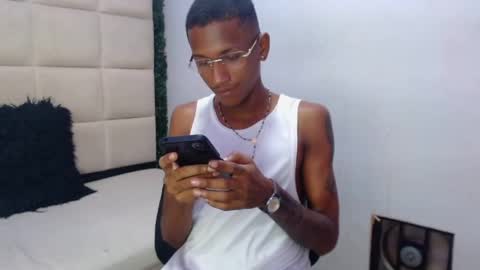 Snapshot of man_san11 chatting on February 1, 3:28 pm man_san11 online show from February 1, 3:28 pm