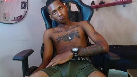 Snapshot of man_san11 chatting on October 15, 7:32 pm man_san11 online show from October 15, 7:32 pm