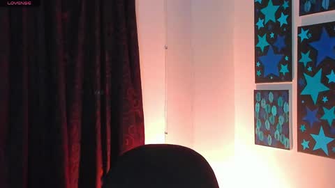  independent model online show from April 19, 3:06 am