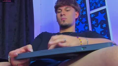  independent model online show from April 14, 3:39 am