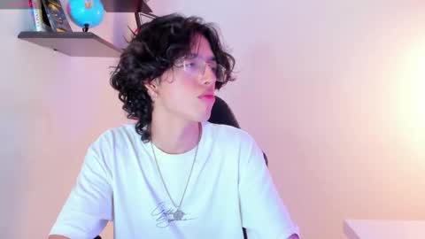 Manuel online show from October 6, 3:44 am