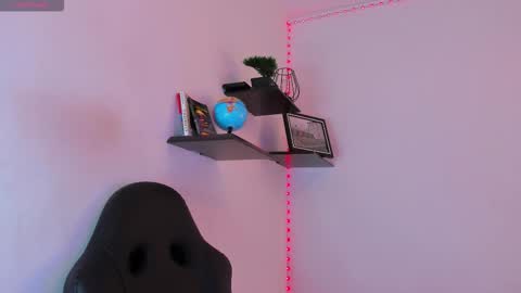 Manuel online show from October 3, 8:25 pm