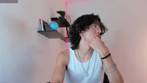 Manuel online show from October 9, 2:27 am