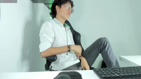 Manuel online show from December 30, 11:37 am