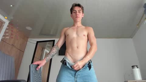 Snapshot of manucute_23_ chatting on February 25, 3:49 pm manucute 23 online show from February 25, 3:49 pm