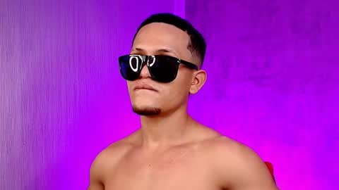 Manuel online show from February 22, 1:07 am