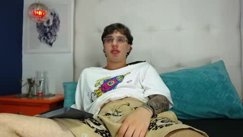 Manuel online show from March 29, 4:45 am