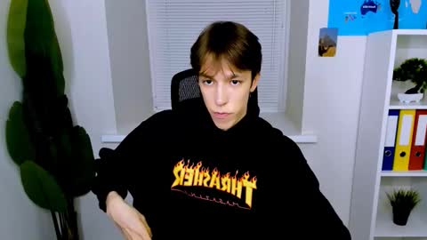 Mark online show from October 5, 4:11 pm