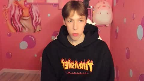 Mark online show from October 1, 9:30 pm