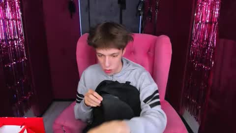 Mark online show from December 19, 1:30 pm