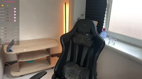 Mark online show from April 18, 10:16 am