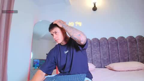 Sebastian online show from October 31, 3:19 am