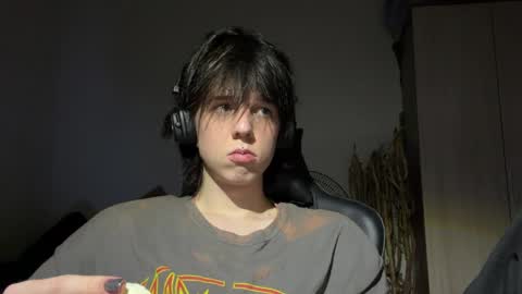 Mark online show from April 17, 6:21 pm