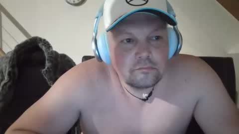 mars0481 online show from June 1, 9:48 pm