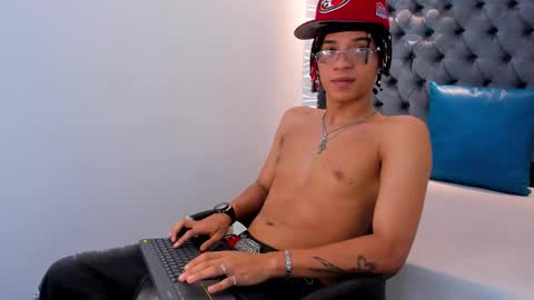 MARSHALL online show from December 16, 1:29 pm