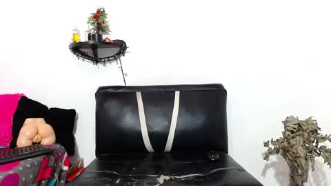 Snapshot of martin_fiit chatting on December 6, 11:25 pm Martin instagrammartinfiit online show from December 6, 11:25 pm