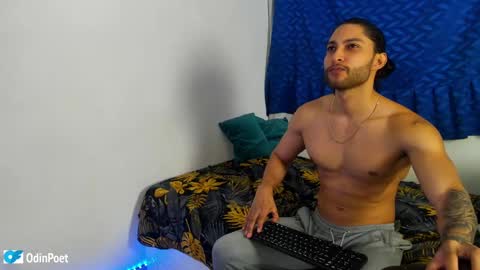 Snapshot of massatgeserotics chatting on January 10, 12:27 am I Am Odin  online show from January 10, 12:27 am