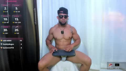 massimo_cruz online show from April 30, 8:57 pm