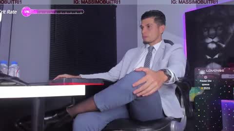 I am Massimo online show from December 19, 1:18 am