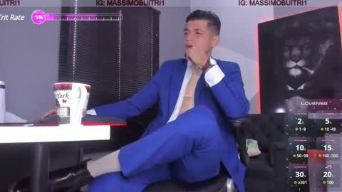 I am Massimo online show from December 11, 1:33 pm