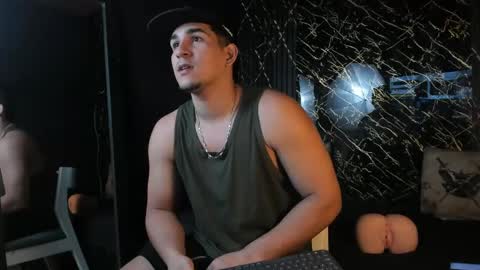 massimo_vidal online show from April 16, 9:50 pm