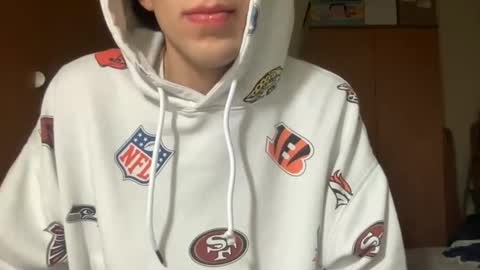 massiverob99 online show from April 17, 4:31 pm