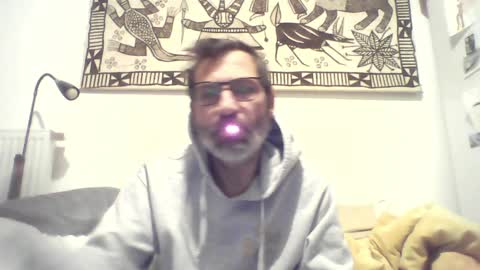 Snapshot of masterp17 chatting on December 31, 6:27 am Master P online show from December 31, 6:27 am