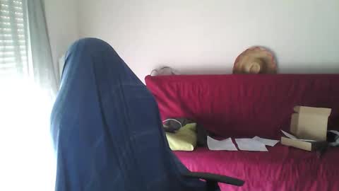 mat11efou online show from December 5, 12:01 pm