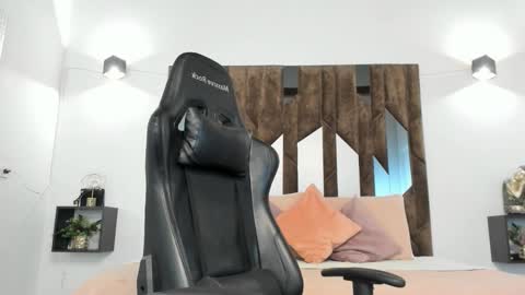 mateo_dilucajs1 online show from October 1, 7:07 pm