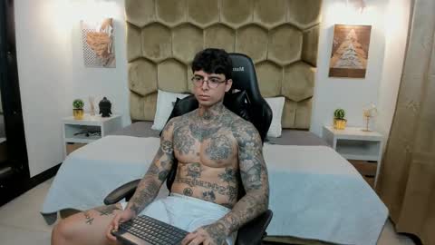 mateo_dilucajs1 online show from September 12, 10:32 pm