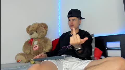 mateo_escobar online show from November 4, 3:07 am