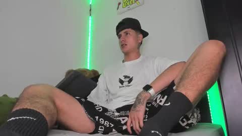 mateo_escobar online show from February 14, 7:14 am