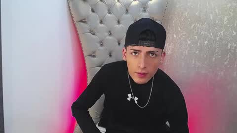Snapshot of mateo_mitchell chatting on October 14, 4:52 am mateo mitchell online show from October 14, 4:52 am