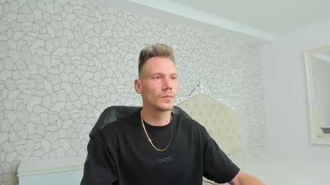 Snapshot of mateobenjamin chatting on December 2, 3:45 pm MateoBenjamin online show from December 2, 3:45 pm