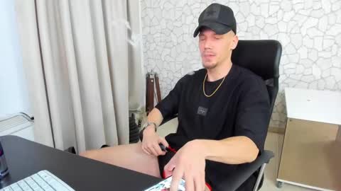 Snapshot of mateobenjamin chatting on February 8, 2:49 pm MateoBenjamin online show from February 8, 2:49 pm