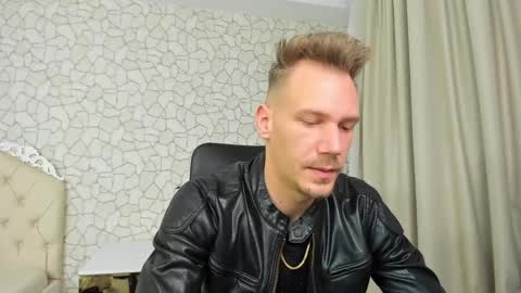Snapshot of mateobenjamin chatting on December 21, 4:57 pm MateoBenjamin online show from December 21, 4:57 pm
