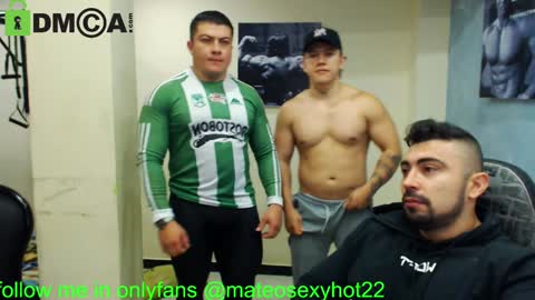 Snapshot of mateosexyhot22 chatting on December 12, 1:17 pm Mateo online show from December 12, 1:17 pm
