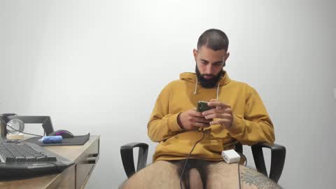 Snapshot of matheusbeard2 chatting on December 31, 11:49 pm Matheus online show from December 31, 11:49 pm