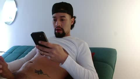 STRURIBE ON INSTAGRAM online show from April 11, 11:47 am