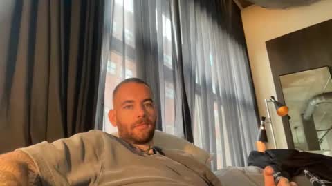 Snapshot of mathewloyal chatting on October 29, 8:23 pm Mat Loyal online show from October 29, 8:23 pm