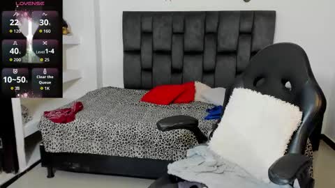 matt rodriguez92 online show from November 13, 1:05 pm