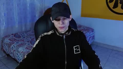 Snapshot of matthewboy_ chatting on December 9, 12:53 pm MatthewBoy online show from December 9, 12:53 pm